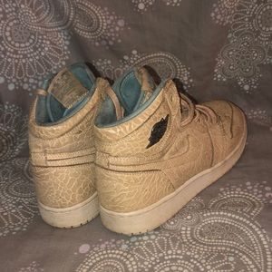 Jordan 1s OG Pearl Sand Dunes